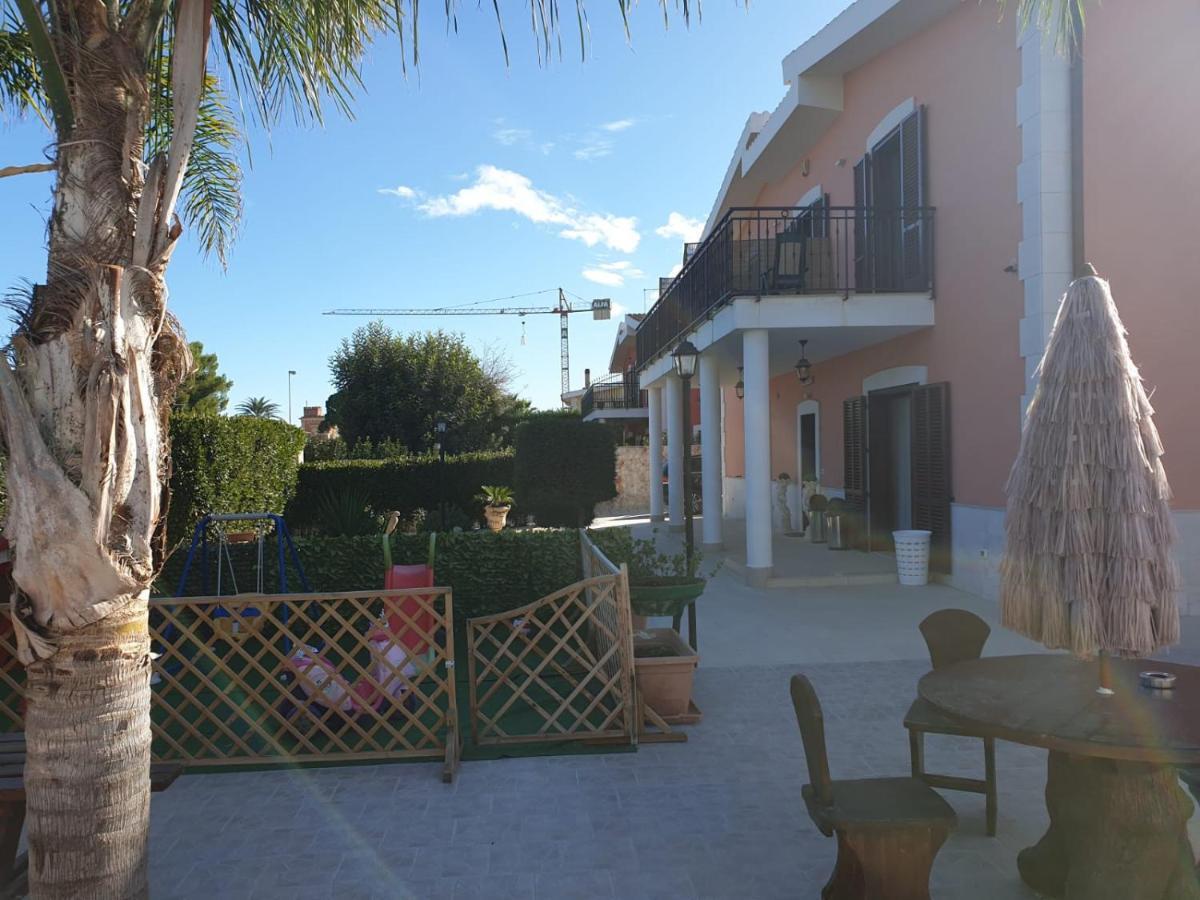 Bed And Breakfast Villa Fatima ตรานิ ภายนอก รูปภาพ