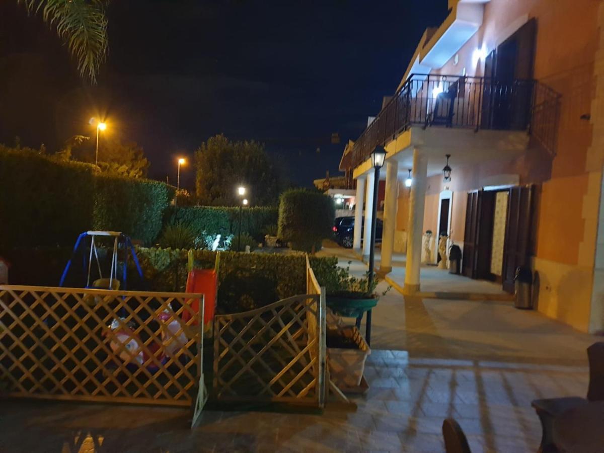 Bed And Breakfast Villa Fatima ตรานิ ภายนอก รูปภาพ